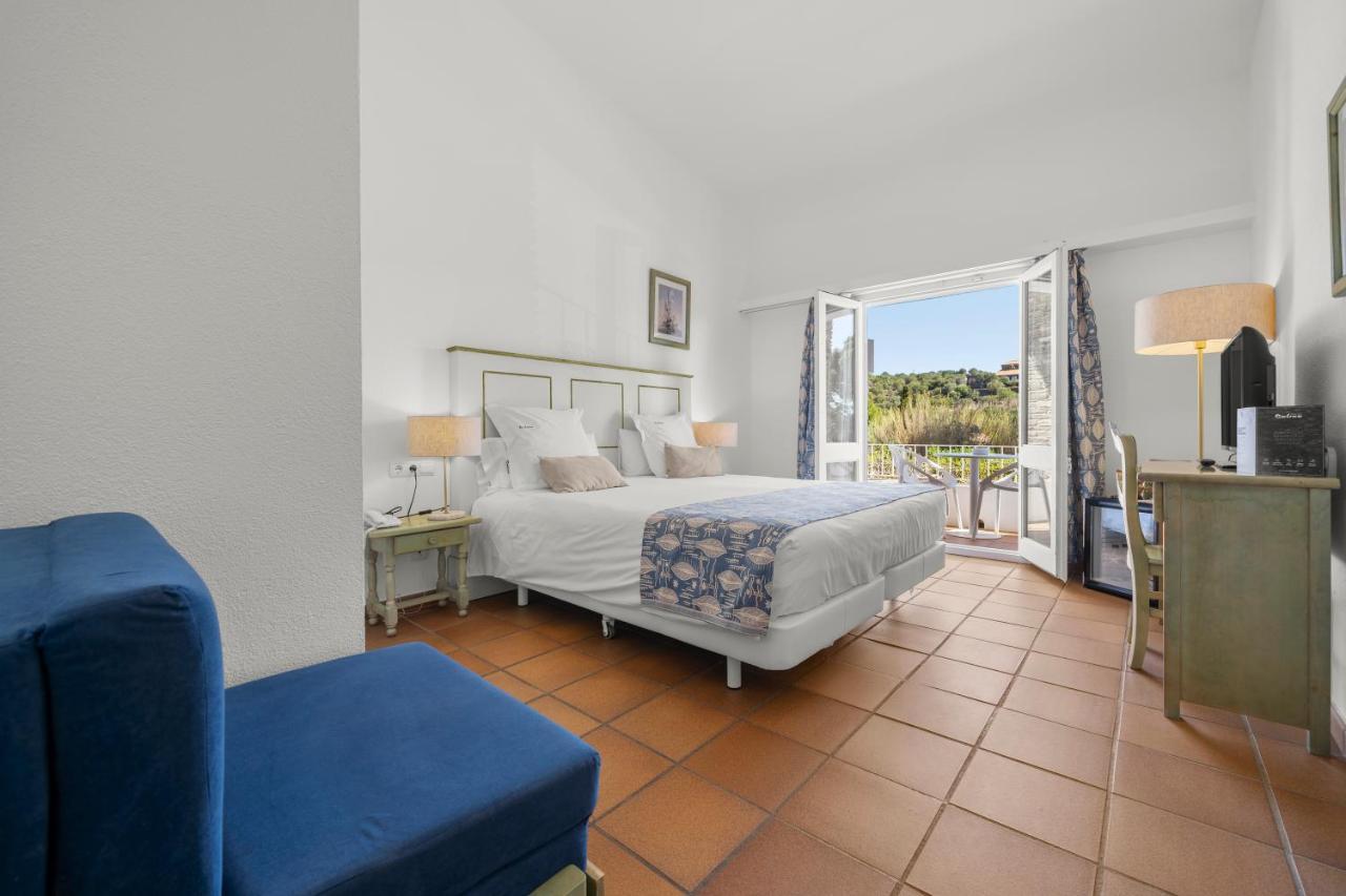 Hotel Calina Cadaques Exterior photo