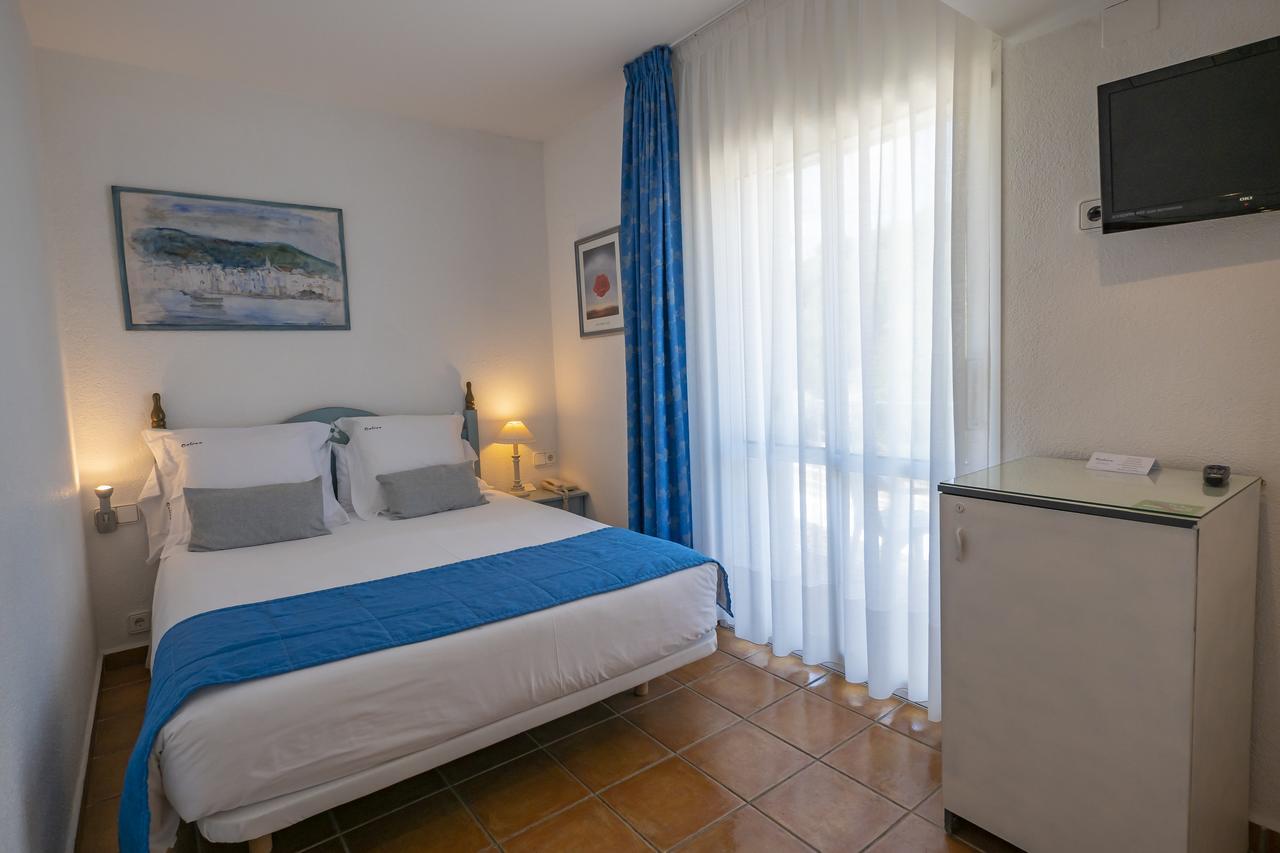 Hotel Calina Cadaques Exterior photo